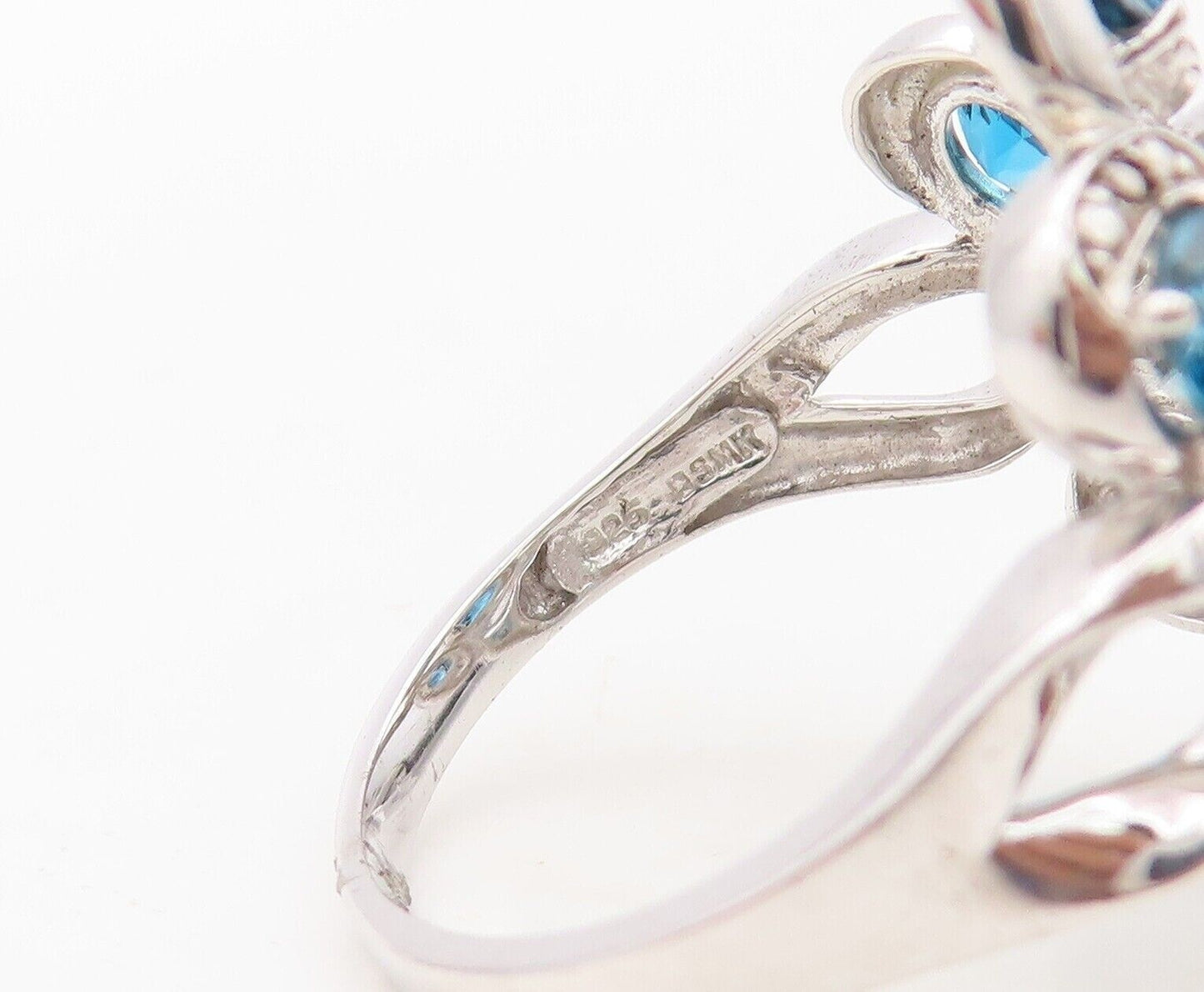925 Sterling Silver Vintage Ring Oval Floral London Topaz Inlay Sz 7.5 RG30326