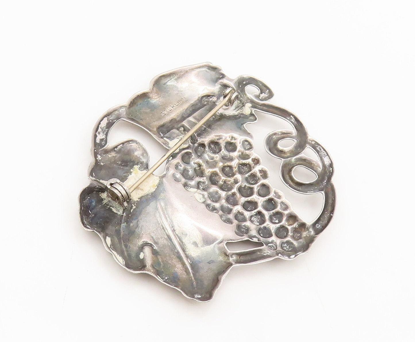 925 Sterling Silver  Vintage Antique Carved Creeper Grape Brooch Pin  BP10526