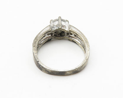 925 Sterling Silver  Vintage Cubic Zirconia Solitaire Accent Ring Sz 7 RG10347