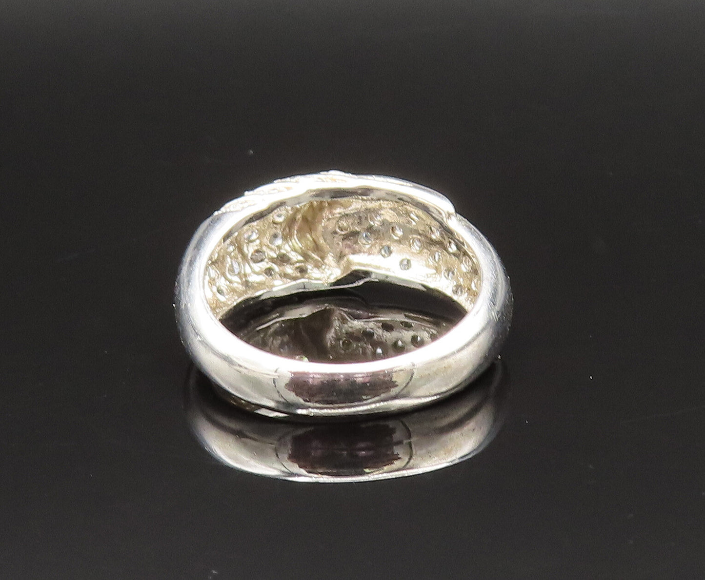 925 Sterling Silver  Vintage Sparkly Topaz Ribbed Dome Ring Sz 7.5  RG25500