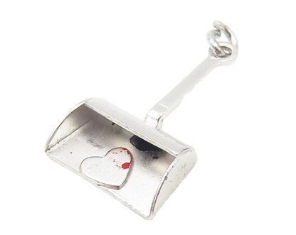 925 Sterling Silver  Vintage Petite Shiny Heart Shovel Drop Pendant  PT9346