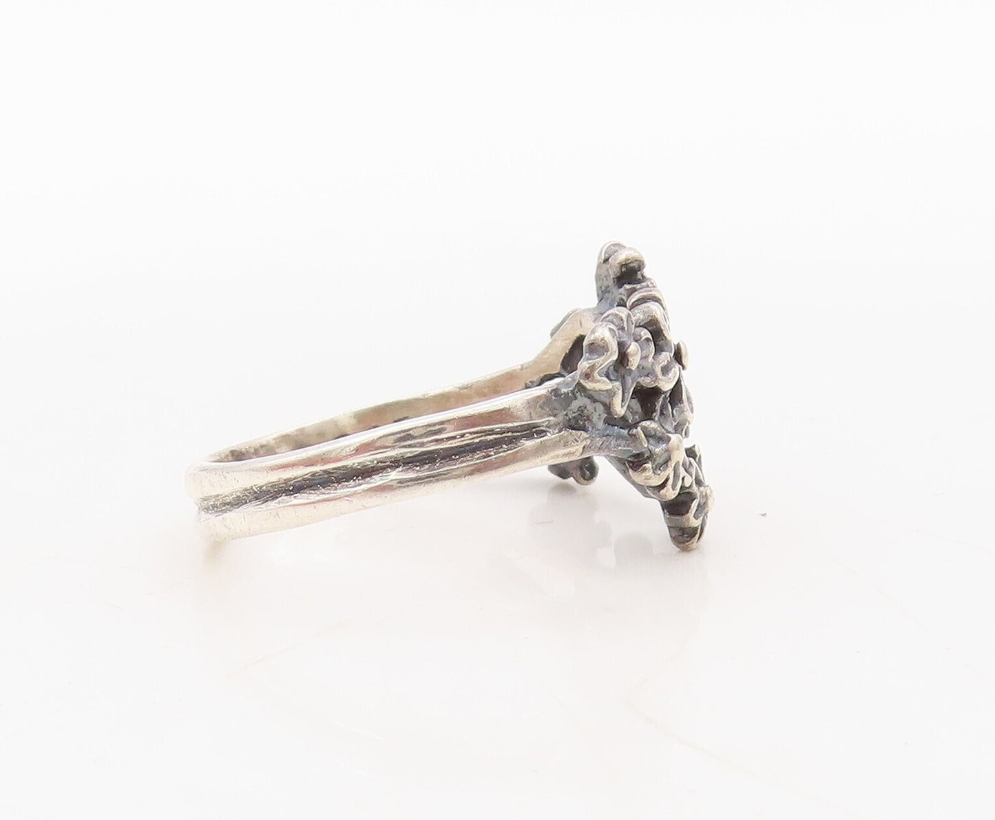 925 Sterling Silver Vintage Ring Dark Tone Flowers Cutout  Sz 7.5  RG31152