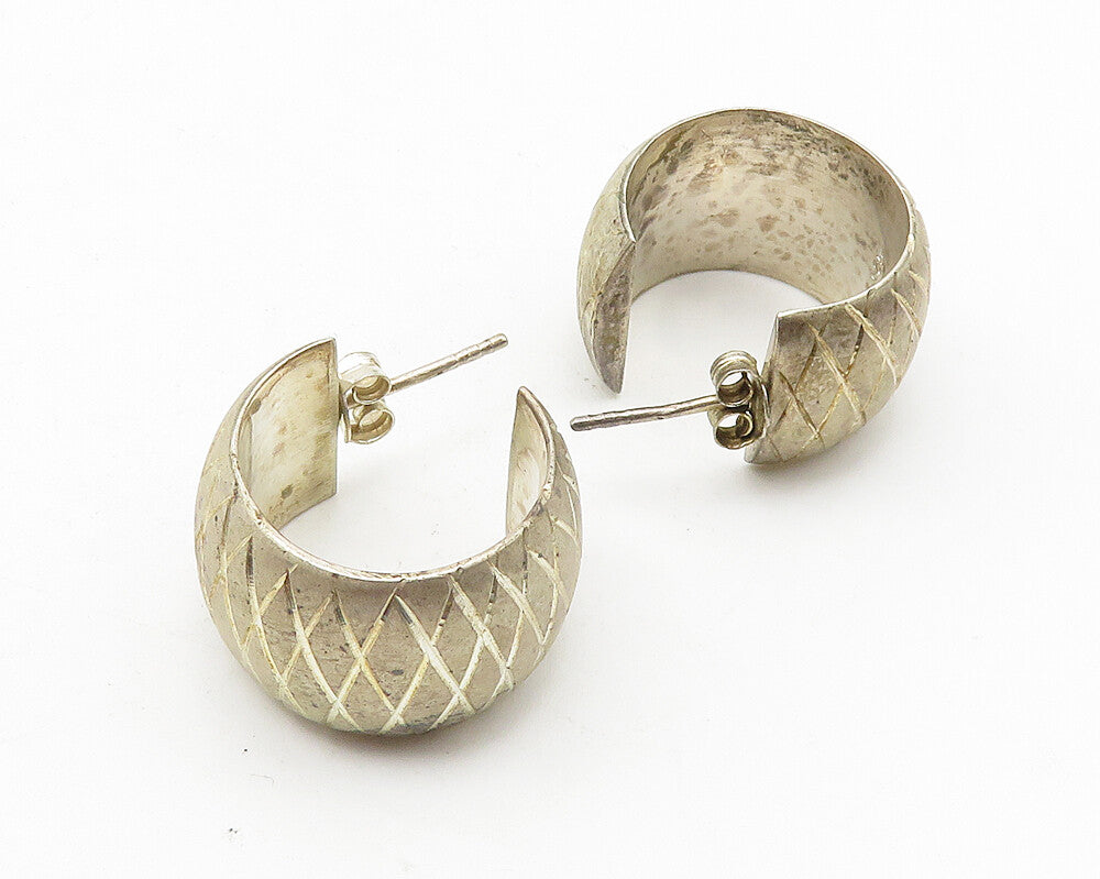 925 Sterling Silver  Vintage Diamond Shape Pattern JHoop Earrings  EG5691