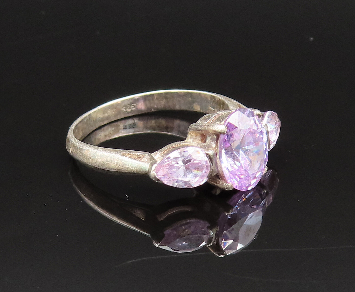 925 Sterling Silver  Vintage Dainty Purple Cubic Zirconia Ring Sz 6.5  RG25633