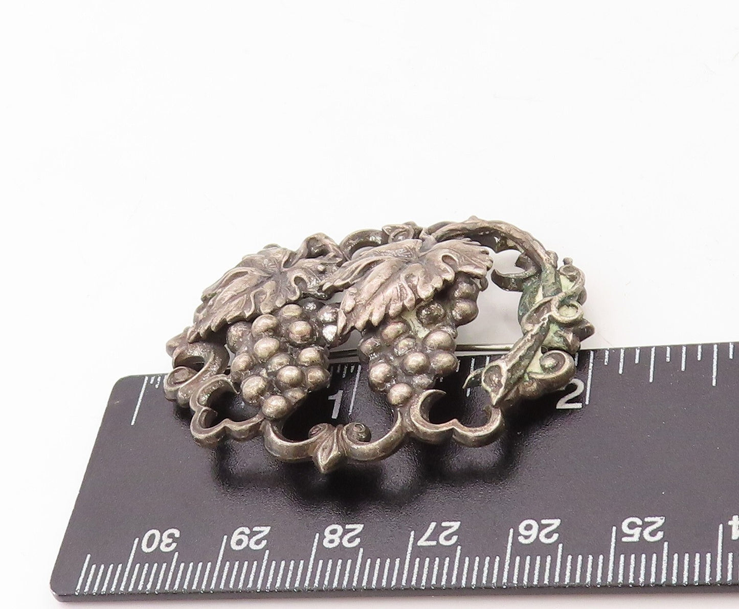 925 Sterling Silver Vintage Brooch Pin Dark Tone Cutout Grape Bush  BP11291