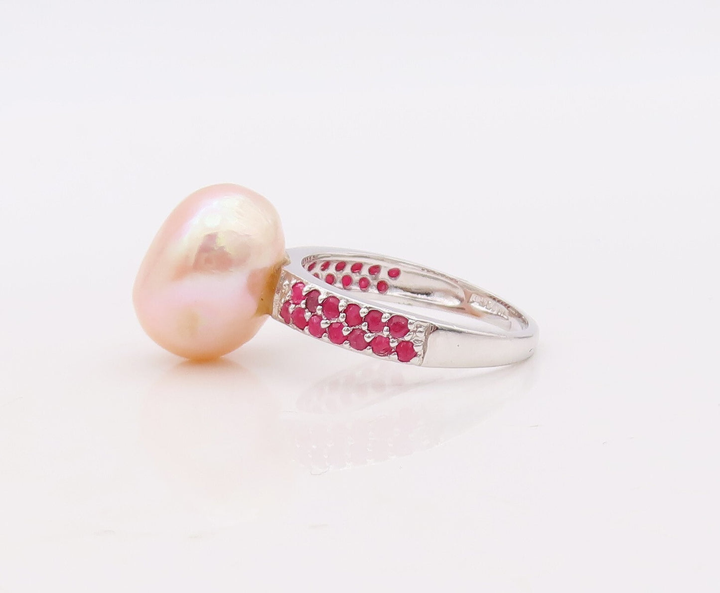 925 Sterling Silver Vintage Ring Amorphas Pearl Ruby Inlay Band  Sz 8  RG29914